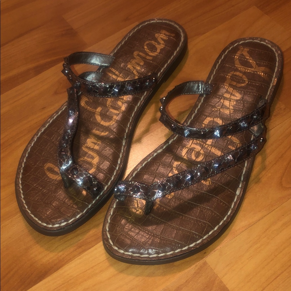 Sam Edelman “Gordie” Metallic Leather Strappy Studded Sandals. Size 8.
